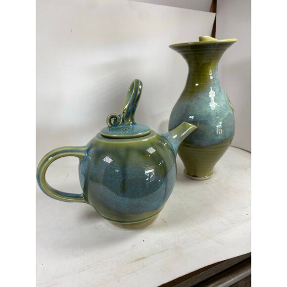 Colm de Ris Teapot and Vase Handcrafted Irish Pottery - Picture 12 of 12